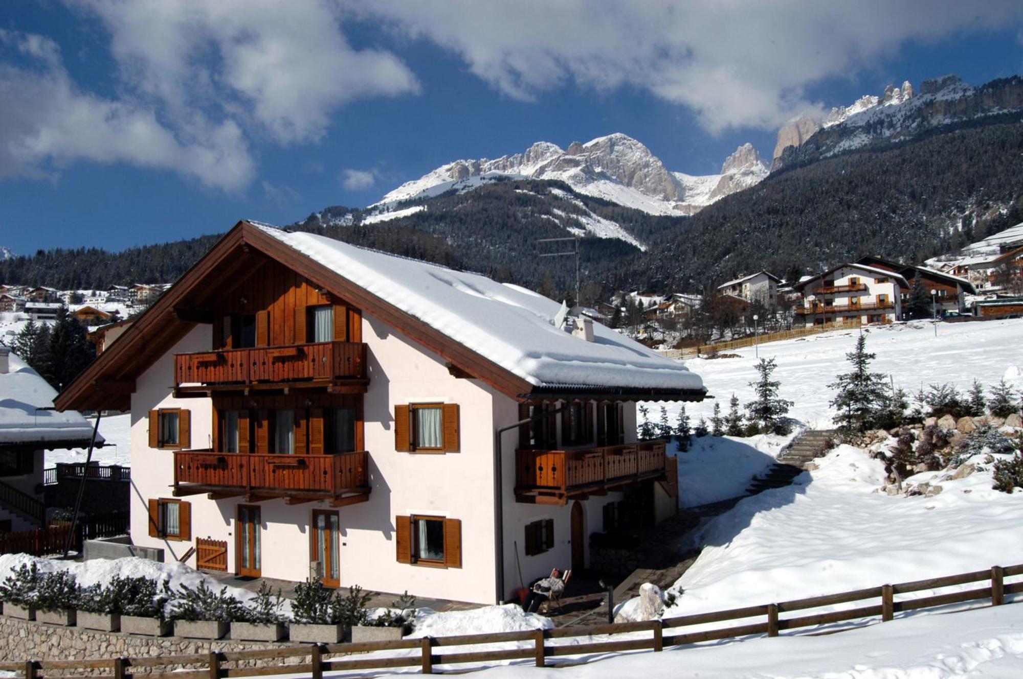Appartamenti Majon Ladina Vigo di Fassa Exterior foto